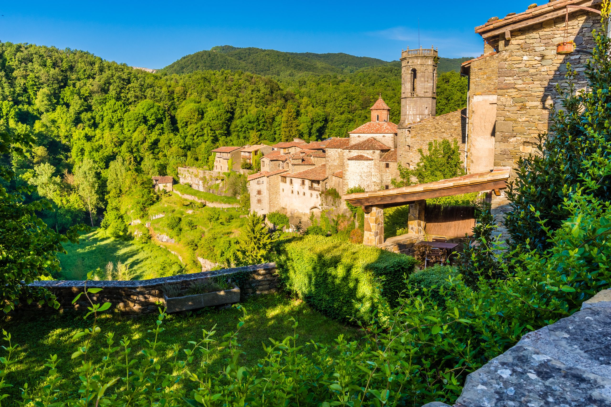 French pyrenees hiking