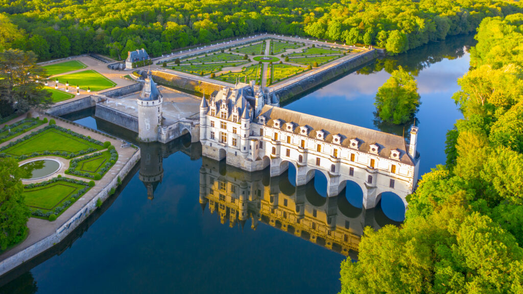 Luxury Proposal Experience at the Stunning Chateau de Chenonceau