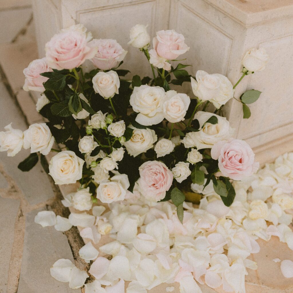 Romantic Proposal on the French Riviera : Idyllic moment in Èze