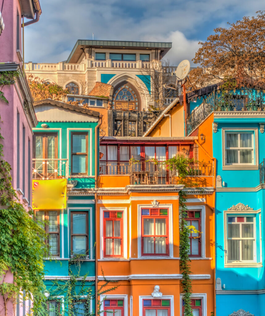 Exploring Istanbul Through the Eyes of Şerif Yenen