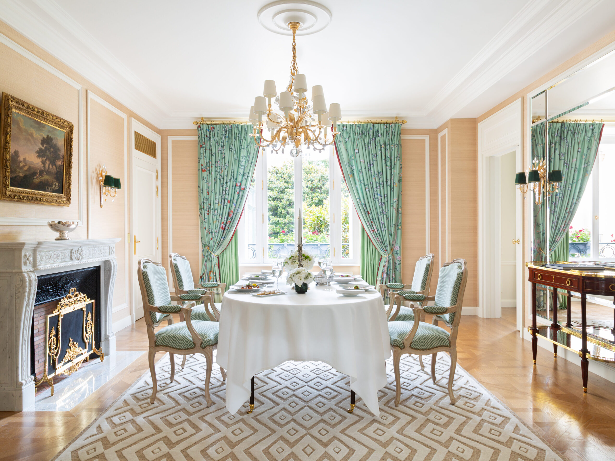 The Top 7 Luxury Palace Hotels in Paris