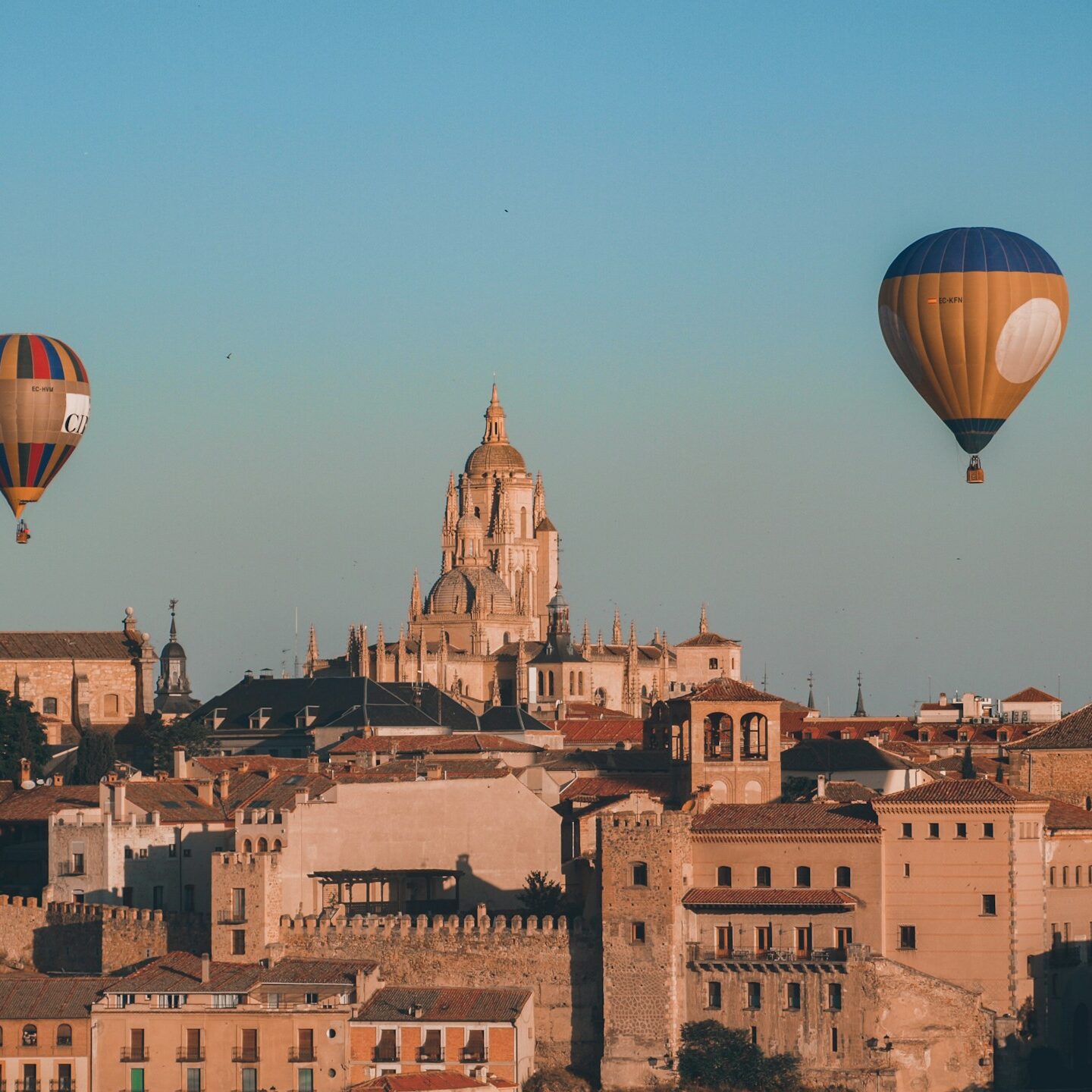 5 Breathtaking Hot Air Balloon Luxury Experiences in Europe