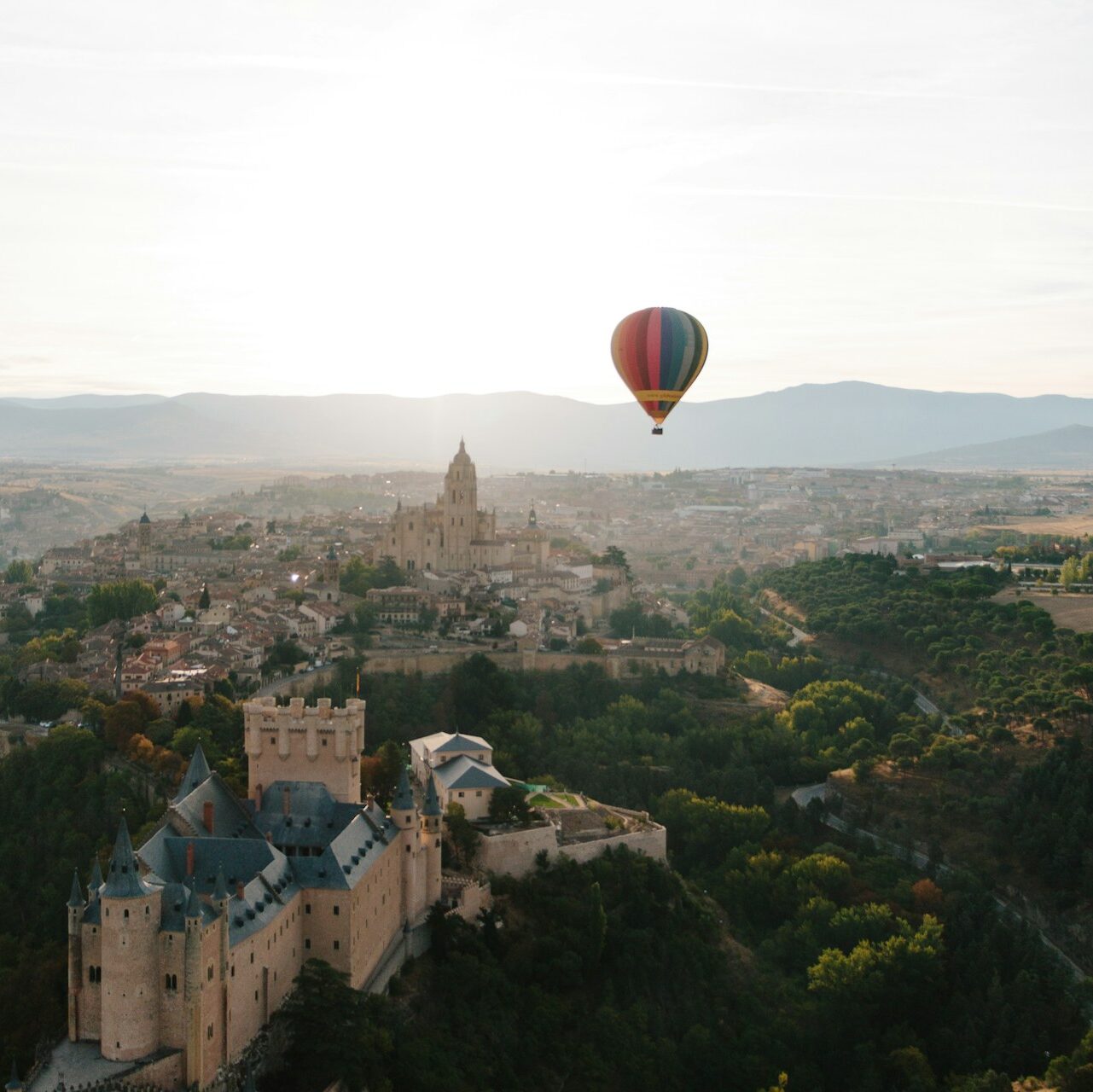 5 Breathtaking Hot Air Balloon Luxury Experiences in Europe