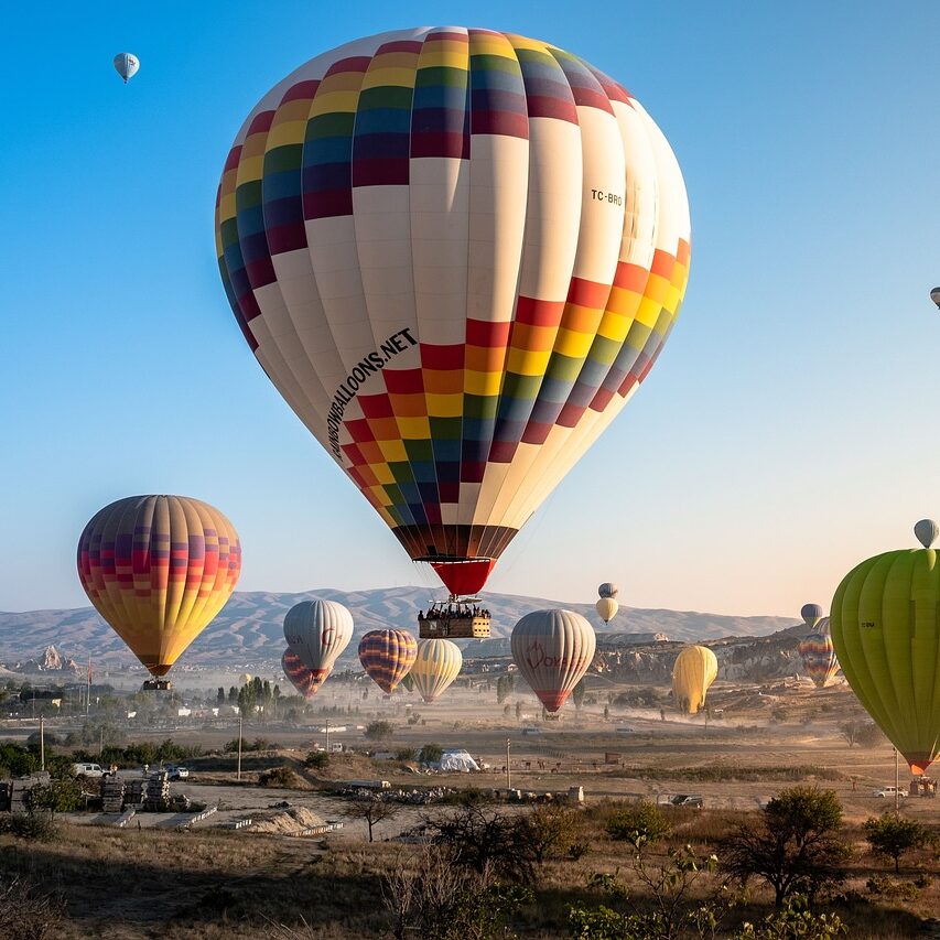 5 Breathtaking Hot Air Balloon Luxury Experiences in Europe