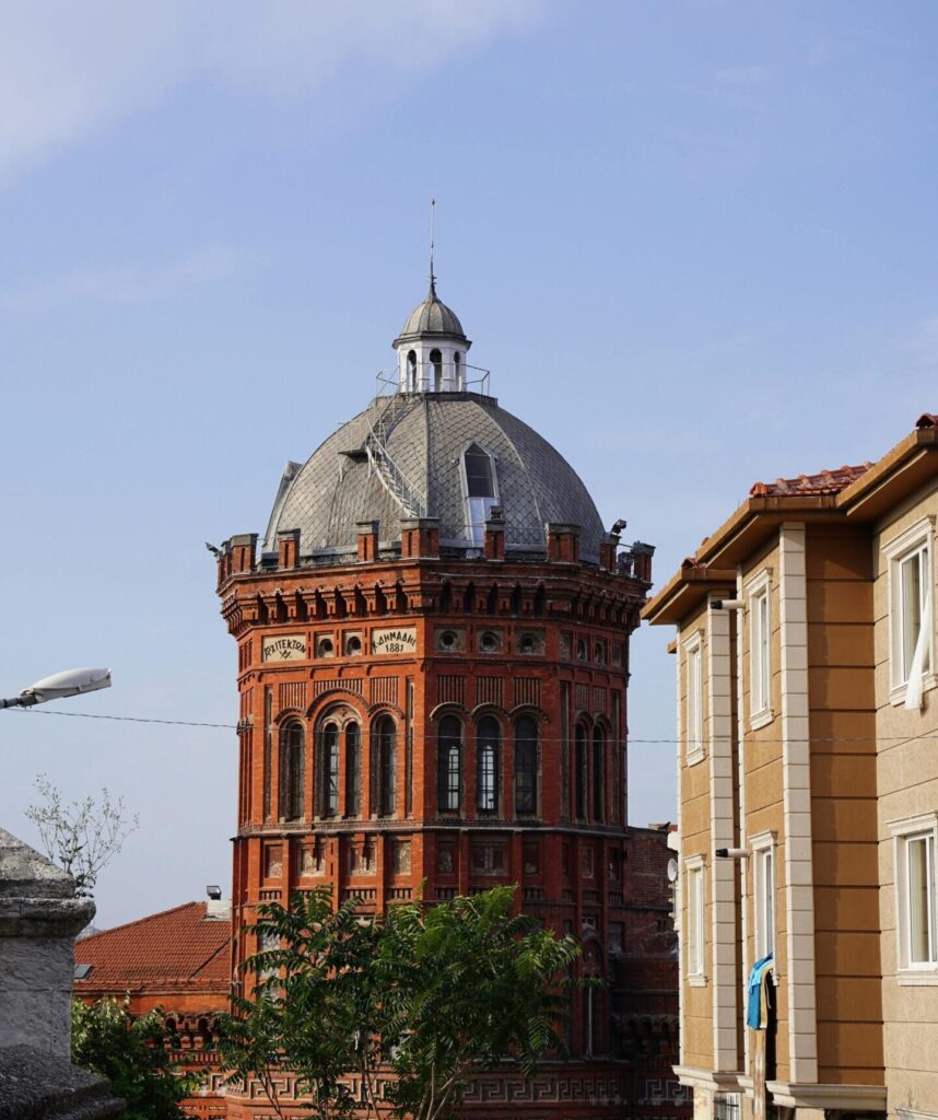 Exploring Istanbul Through the Eyes of Şerif Yenen