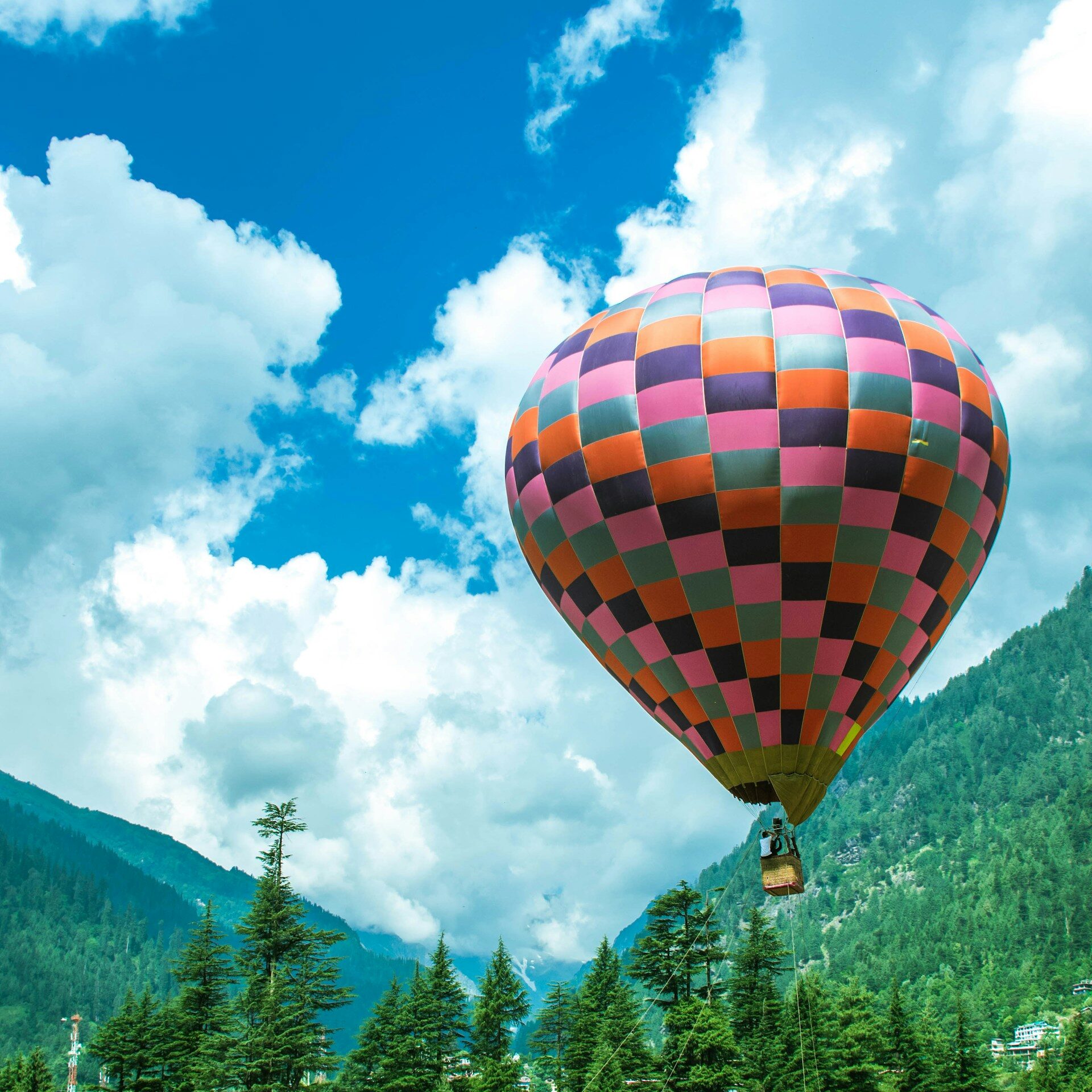 5 Breathtaking Hot Air Balloon Luxury Experiences in Europe